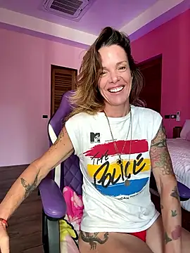 mommyselenafit  online show from January 11, 3:22 am