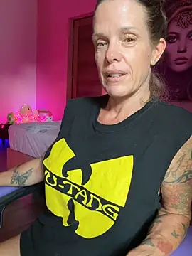 mommyselenafit  online show from March 6, 10:12 am