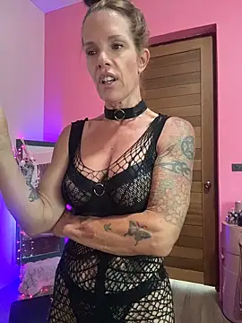 mommyselenafit  online show from May 30, 6:32 am