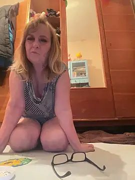 Irina2909xh online show from February 28, 10:22 pm