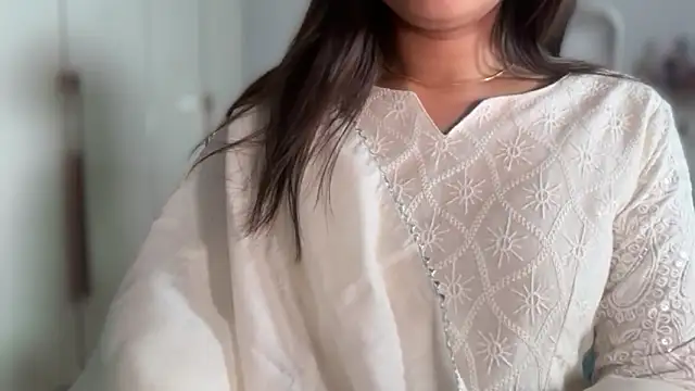 Snapshot of selen_5 chatting on May 2, 6:35 pm selen 5 online show from May 2, 6:35 pm