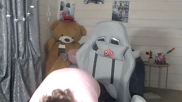 RubiLakros online show from November 28, 12:08 pm