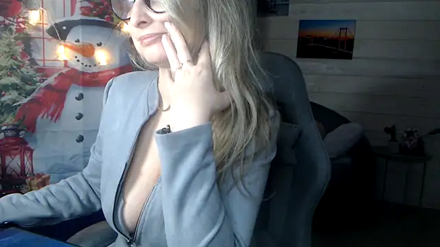 RubiLakros online show from December 13, 9:20 pm