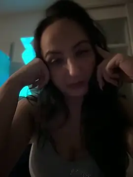 itsCassie online show from February 6, 9:49 pm