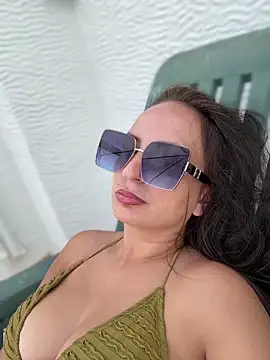 itsCassie online show from October 7, 9:50 am