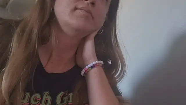 Snapshot of MissMera chatting on December 3, 11:13 pm MissMera online show from December 3, 11:13 pm