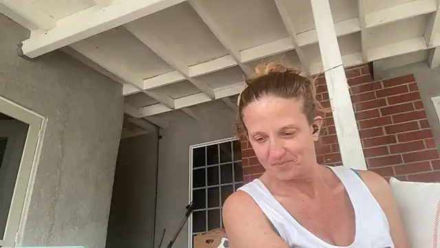 Snapshot of MissMera chatting on May 26, 4:36 pm MissMera online show from May 26, 4:36 pm