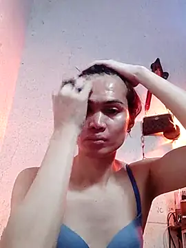 Snapshot of QueenSoreal chatting on February 24, 4:58 pm QueenSoreal online show from February 24, 4:58 pm