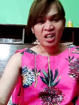 Snapshot of QueenSoreal chatting on October 4, 4:16 pm QueenSoreal online show from October 4, 4:16 pm