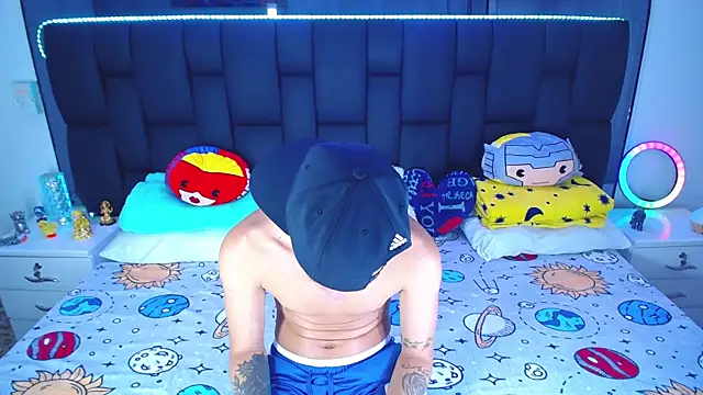 Snapshot of Nice_ButtX chatting on March 4, 8:27 pm Nice ButtX online show from March 4, 8:27 pm