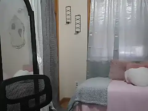 Snapshot of AshleyRain chatting on October 16, 4:08 pm AshleyRain online show from October 16, 4:08 pm