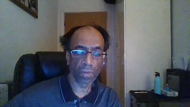 Snapshot of rauncher1 chatting on December 15, 4:44 pm rauncher1 online show from December 15, 4:44 pm