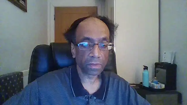 Snapshot of rauncher1 chatting on December 23, 12:41 am rauncher1 online show from December 23, 12:41 am