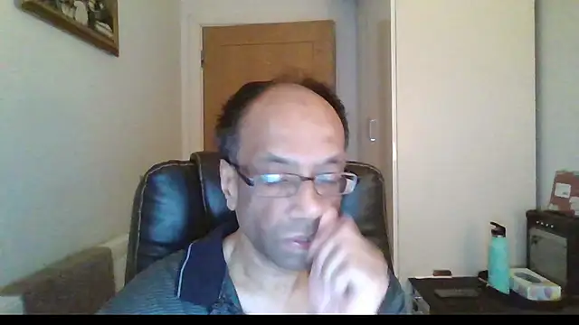 Snapshot of rauncher1 chatting on February 5, 8:41 am rauncher1 online show from February 5, 8:41 am