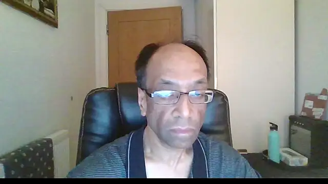 Snapshot of rauncher1 chatting on February 9, 8:51 am rauncher1 online show from February 9, 8:51 am