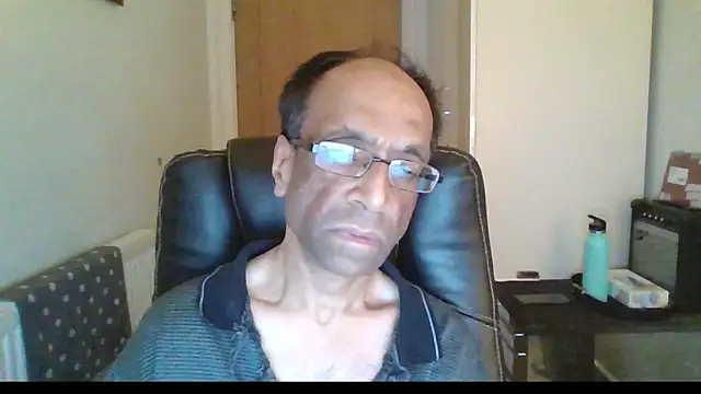 Snapshot of rauncher1 chatting on February 16, 1:02 am rauncher1 online show from February 16, 1:02 am