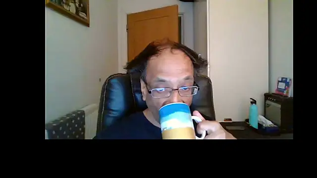 Snapshot of rauncher1 chatting on June 30, 8:26 am rauncher1 online show from June 30, 8:26 am