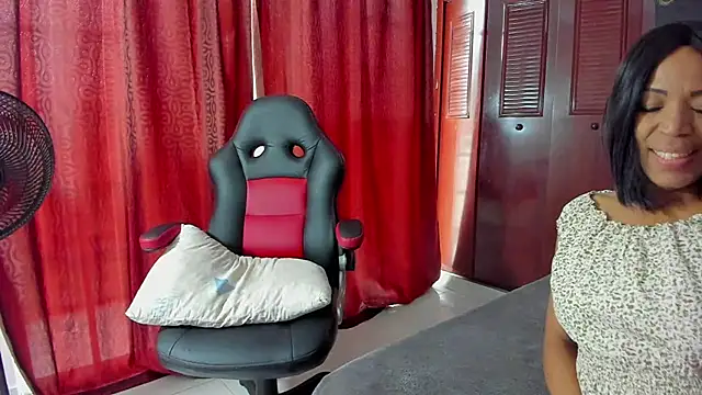 Snapshot of LUISSA_ chatting on January 30, 12:37 pm LUISSA online show from January 30, 12:37 pm