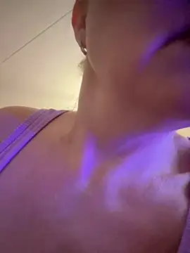 Susanel online show from December 22, 8:47 pm