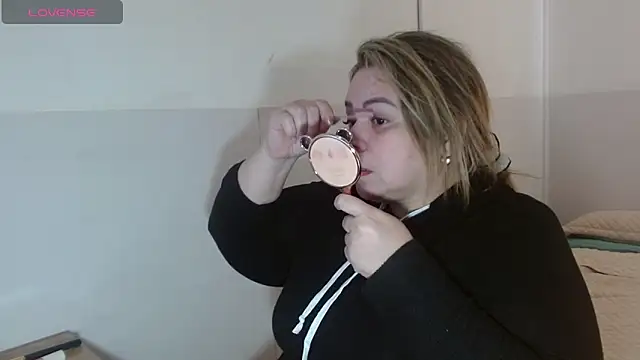 bella savati online show from September 19, 5:46 pm