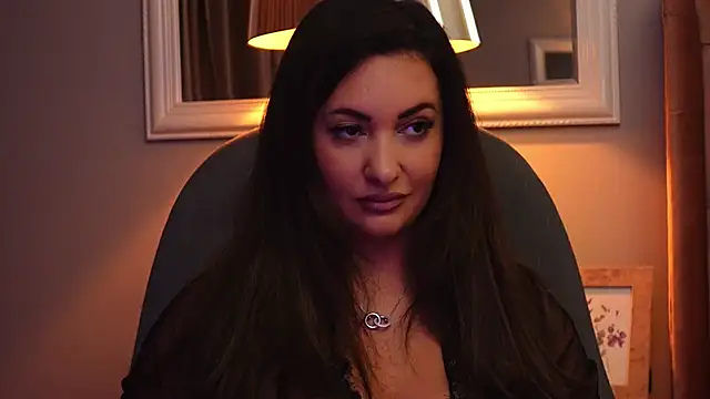 YaaraCollins online show from October 25, 6:46 pm