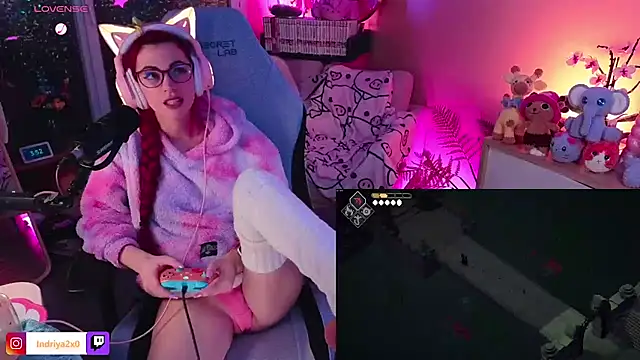 Snapshot of Indriya2x0 chatting on December 4, 2:53 am Indriya2x0 online show from December 4, 2:53 am