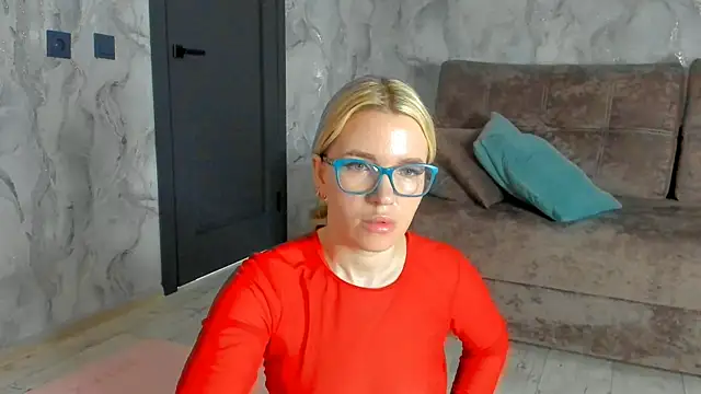 succubus online show from April 1, 6:25 am