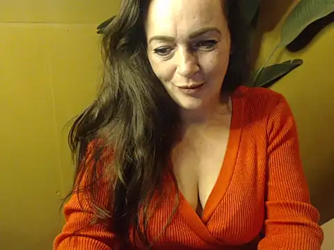 Snapshot of cloe85nl chatting on December 27, 2:22 pm cloe85nl online show from December 27, 2:22 pm
