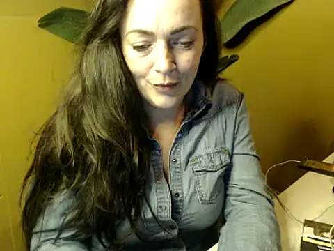 Snapshot of cloe85nl chatting on February 5, 7:20 pm cloe85nl online show from February 5, 7:20 pm
