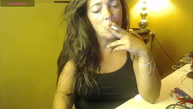Snapshot of cloe85nl chatting on July 18, 7:45 am cloe85nl online show from July 18, 7:45 am