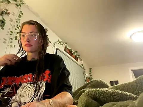 Snapshot of lexymarie chatting on October 27, 12:58 am lexymarie online show from October 27, 12:58 am