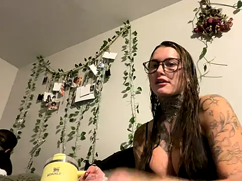 Snapshot of lexymarie chatting on November 18, 1:55 am lexymarie online show from November 18, 1:55 am