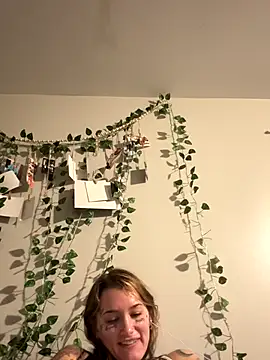 Snapshot of lexymarie chatting on November 25, 1:49 am lexymarie online show from November 25, 1:49 am