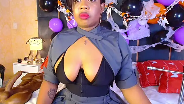 CaseyMoon online show from October 25, 12:45 pm