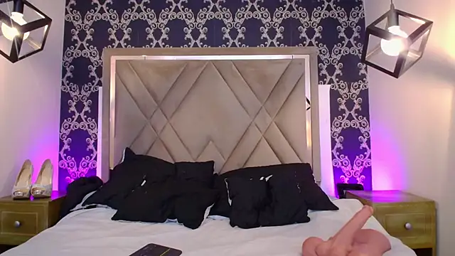 Snapshot of CaseyMoon chatting on July 1, 12:29 pm CaseyMoon online show from July 1, 12:29 pm