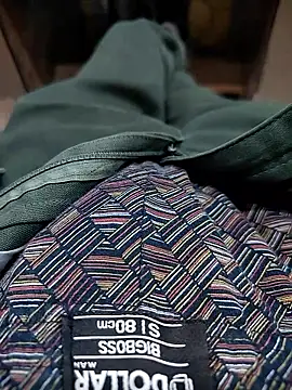 rocksred1 online show from January 16, 9:19 pm