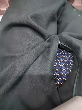 rocksred1 online show from April 18, 6:01 pm