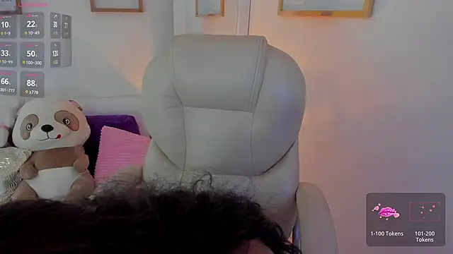 zobe love online show from March 27, 5:45 pm