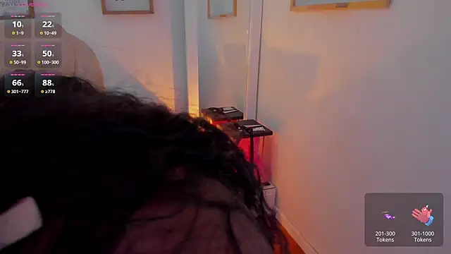 zobe love online show from April 3, 4:49 pm