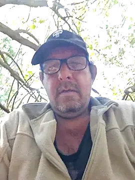 Snapshot of TryingWind chatting on May 19, 9:15 am TryingWind online show from May 19, 9:15 am