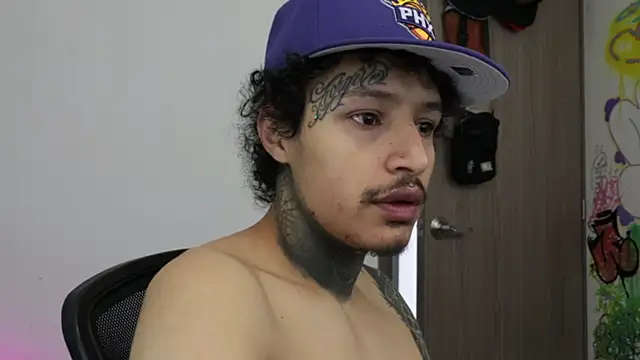 trieone online show from February 8, 3:04 pm