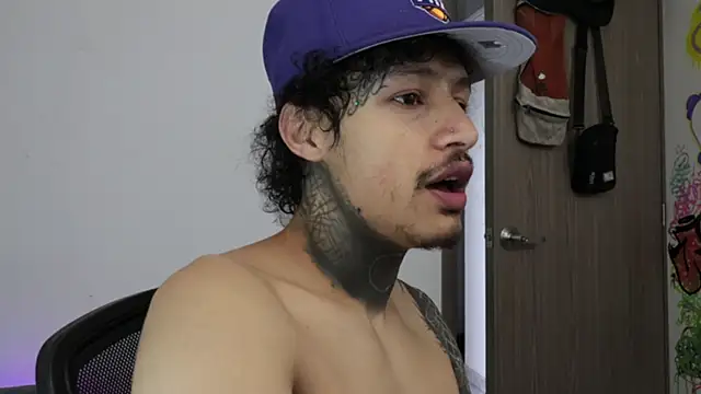 trieone online show from February 16, 2:13 pm