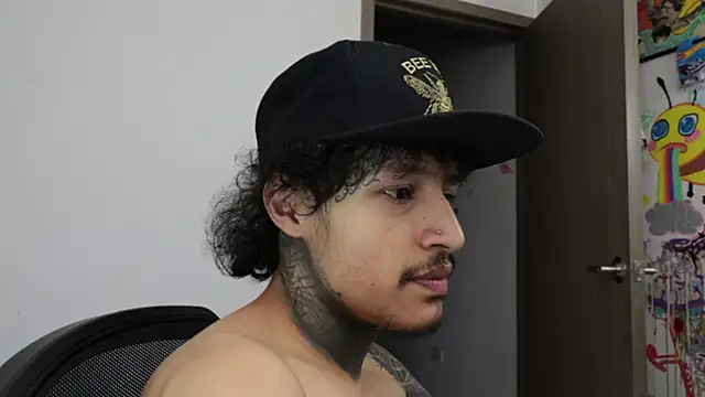 trieone online show from March 1, 2:13 am