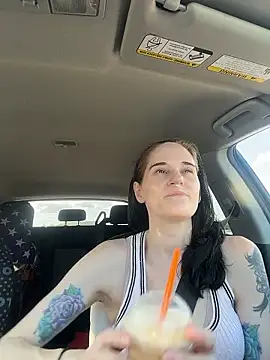 lolabunny9 online show from January 10, 7:37 pm