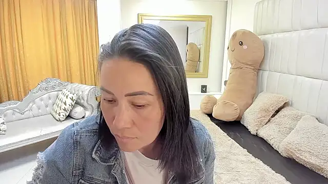 gaby trent online show from February 11, 4:23 pm