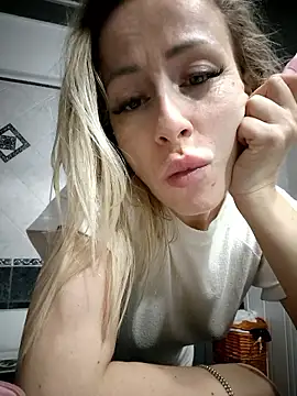 Monique 2023 online show from January 17, 3:00 am