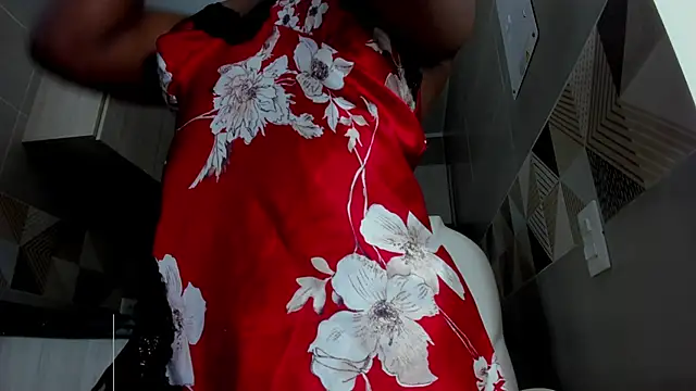 cristaaalclocks1 online show from January 30, 2:58 pm