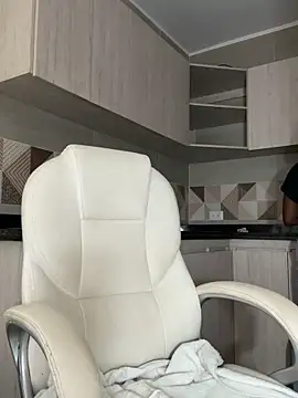 cristaaalclocks1 online show from March 12, 7:49 pm