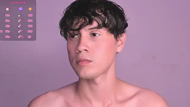 Snapshot of LeaneSeb chatting on December 18, 2:32 am LeaneSeb online show from December 18, 2:32 am