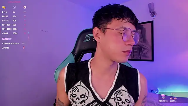 Snapshot of LeaneSeb chatting on September 12, 1:06 am LeaneSeb online show from September 12, 1:06 am